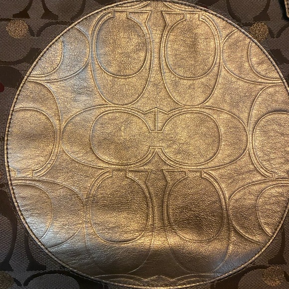 Coach purse, gold with hearts - Picture 3 of 7